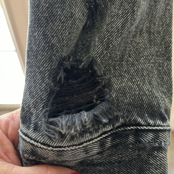 Forever 21 black distressed, denim jacket size medium - Picture 5 of 7